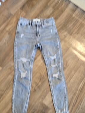 KanCan Light Gray Washed Skinny Jeans